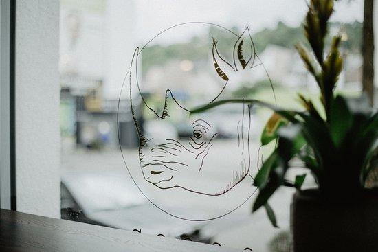 oscar natural good food & bar